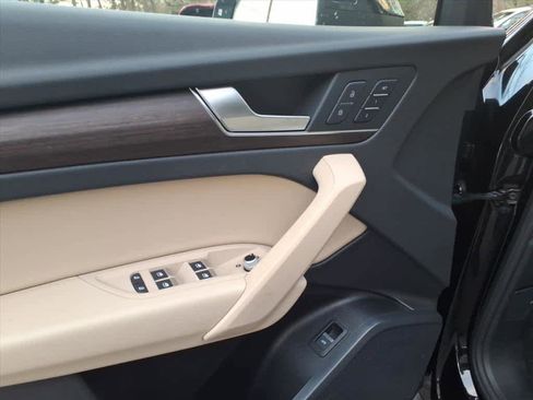 Used 2023 Audi Q5 2.0T Premium w/ Convenience Package image 18