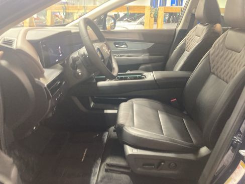 Used 2025 Nissan Murano Platinum w/ Cargo Package image 13