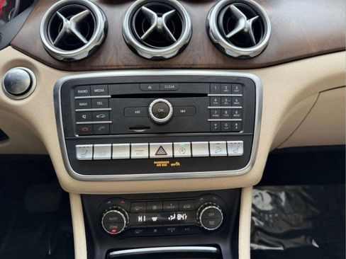 Used 2018 Mercedes-Benz GLA 250 4MATIC image 14