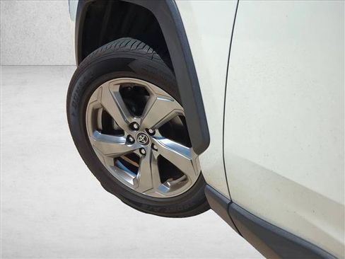 Certified 2019 Toyota RAV4 Limited AWD/4WD image 10