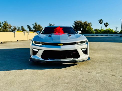 Used 2017 Chevrolet Camaro SS RWD image 9