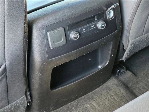 Used 2018 GMC Yukon SLE w/ SLE Value Package image 17