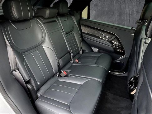 Used 2025 Land Rover Range Rover Sport Dynamic SE image 24