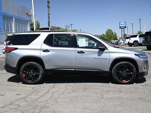 Used 2023 Chevrolet Traverse Premier w/ Redline Edition FWD image 4