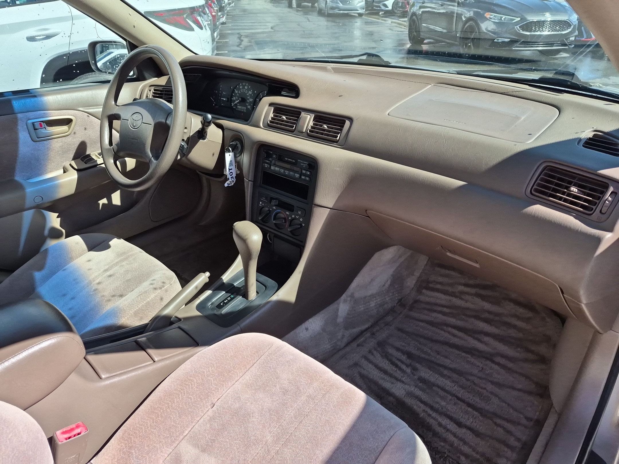 Used 1998 Toyota Camry LE FWD image 29