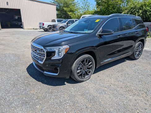 Used 2022 GMC Terrain Denali w/ Black Diamond Edition AWD/4WD image 2