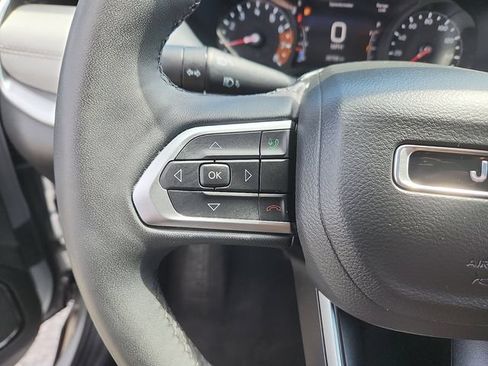 Used 2025 Jeep Compass Limited AWD/4WD image 15