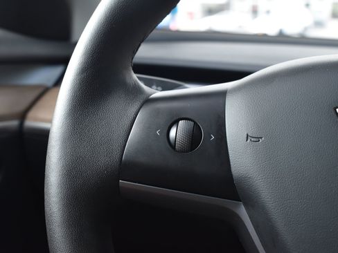 Used 2023 Tesla Model 3 Standard Range RWD image 29