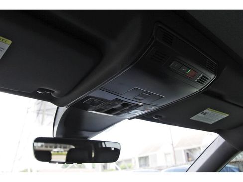 Used 2023 Volkswagen Tiguan SE R-Line FWD image 28