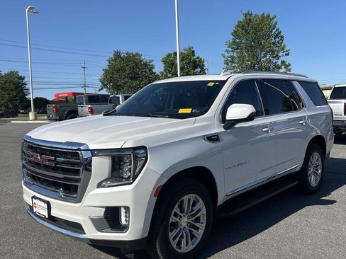 Used 2024 GMC Yukon SLT w/ SLT Luxury Package AWD/4WD image 1