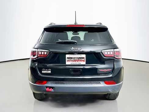 Used 2022 Jeep Compass Trailhawk image 6