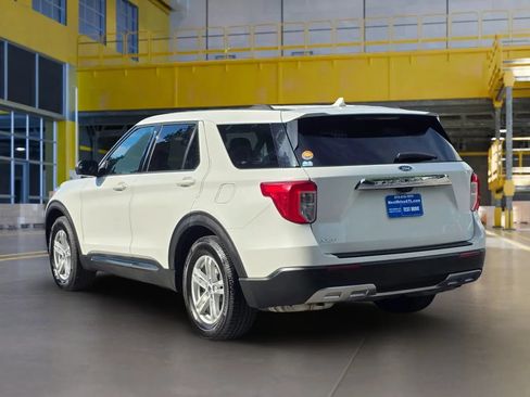 Used 2021 Ford Explorer XLT w/ Equipment Group 202A RWD image 5