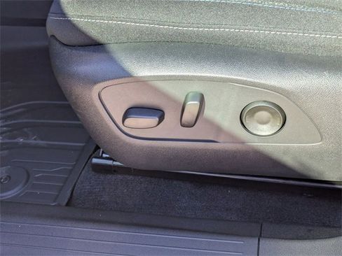 New 2026 Chevrolet Equinox EV LT image 11