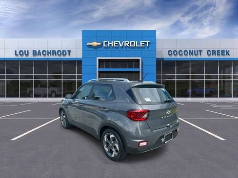 Used 2025 Hyundai Venue SEL FWD image 6