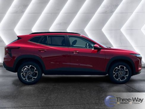 New 2026 Chevrolet Trax LT FWD image 6