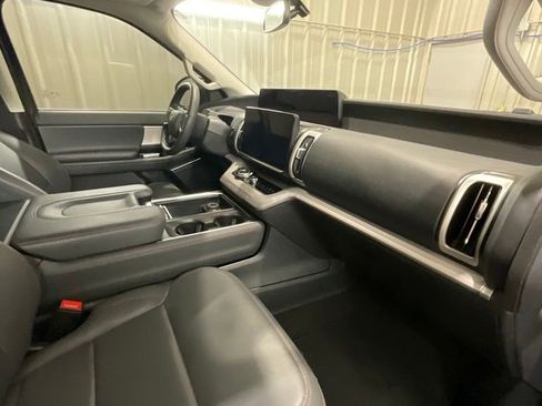 Used 2025 Ford Expedition Max Active AWD/4WD image 15