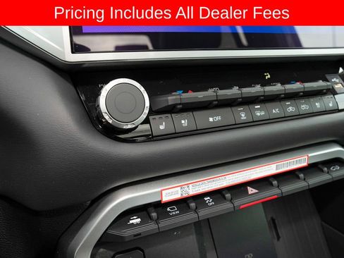 New 2025 Toyota Tundra Platinum AWD/4WD image 18