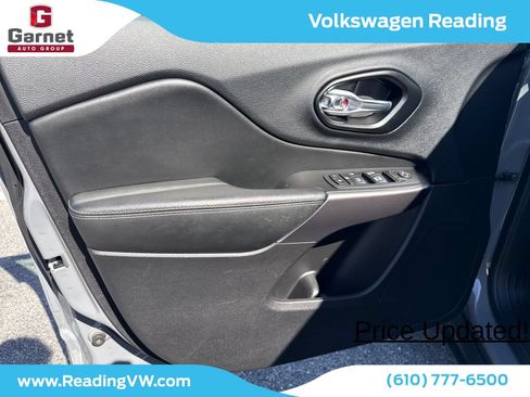 Used 2021 Jeep Cherokee Latitude Lux w/ Trailer Tow Group AWD/4WD image 11