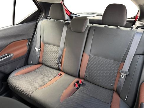 Used 2021 Nissan Kicks SR image 11