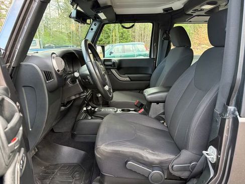 Used 2017 Jeep Wrangler Sport w/ Quick Order Package 24S AWD/4WD image 11