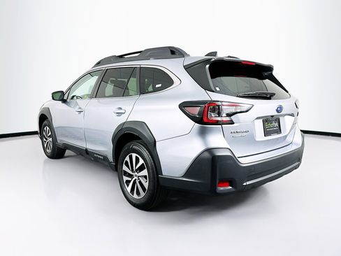 Used 2024 Subaru Outback Premium image 5