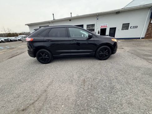 Used 2018 Ford Edge SE image 46