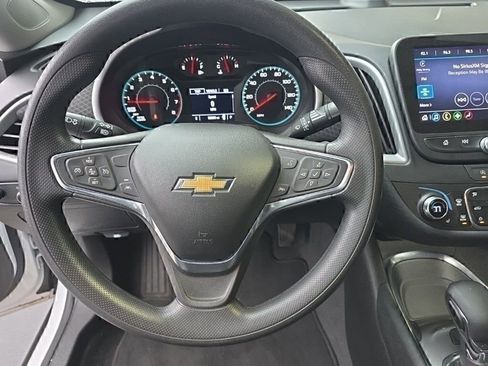 Used 2024 Chevrolet Malibu LT image 16