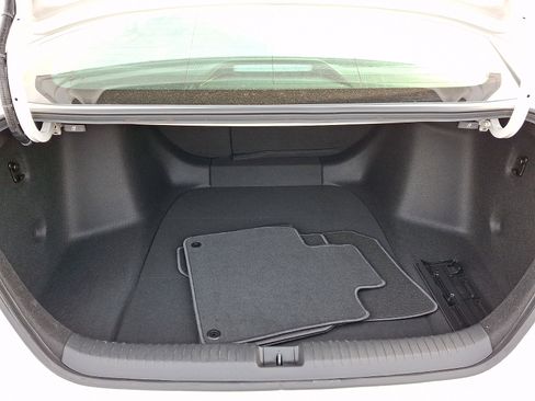 Certified 2025 Honda Accord Touring image 30