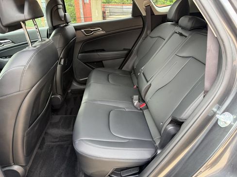 Used 2023 Kia Sportage EX AWD/4WD image 22