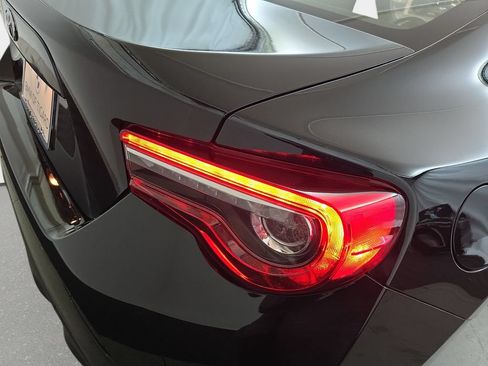 Used 2017 Toyota 86 RWD image 27