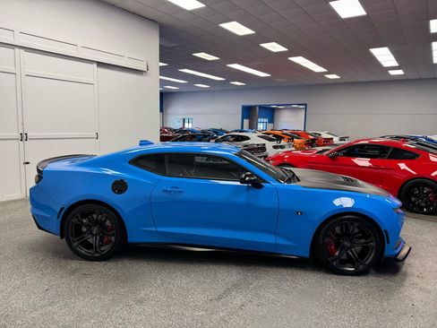 Used 2023 Chevrolet Camaro SS RWD image 8