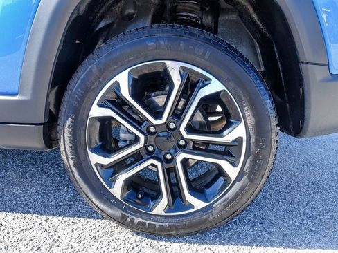 Used 2023 Jeep Compass Limited image 14