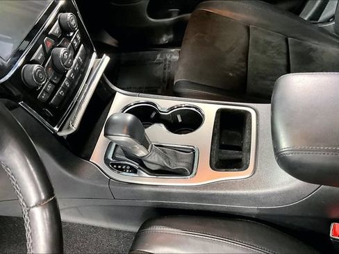 Used 2021 Jeep Grand Cherokee Laredo X AWD/4WD image 17
