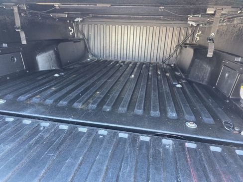 Used 2017 Toyota Tacoma TRD Off-Road image 19