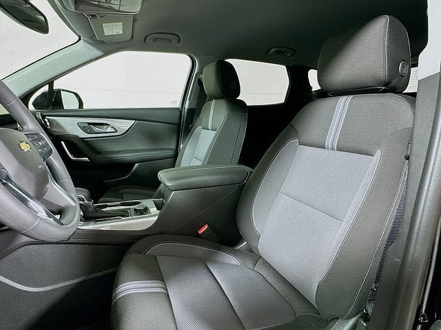 New 2026 Chevrolet Blazer LT w/ Convenience Package AWD/4WD image 9