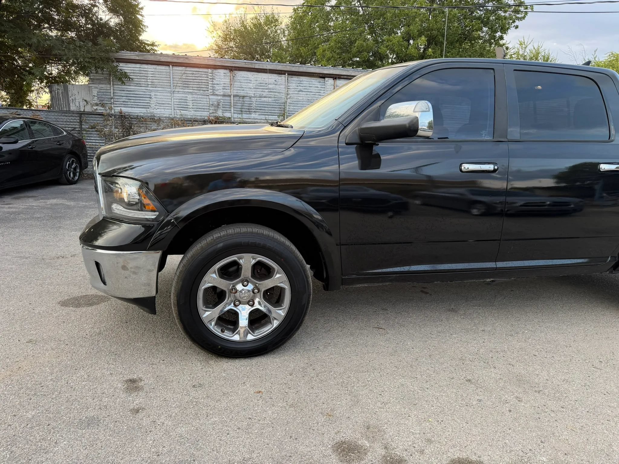Used 2016 RAM 1500 Laramie w/ Convenience Group AWD/4WD image 8