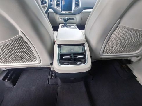 Used 2021 Volvo XC90 T5 Momentum w/ Protection Package Premier FWD image 30