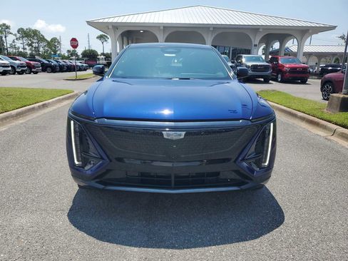 New 2025 Cadillac Lyriq Sport image 9