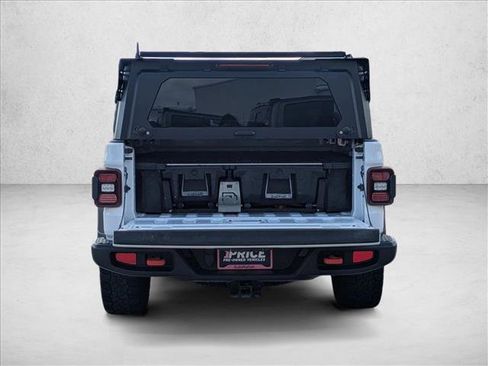 Used 2025 Jeep Gladiator Mojave w/ Convenience Group AWD/4WD image 6