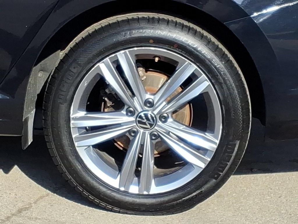 Used 2024 Volkswagen Jetta SE FWD image 7