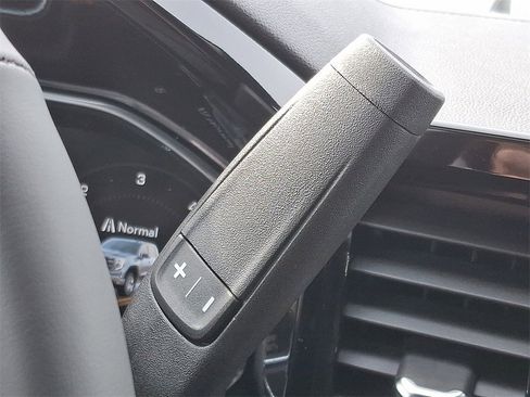 New 2025 GMC Sierra 1500 Elevation image 7