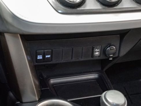 Used 2015 Toyota RAV4 LE w/ Four Season Floor Mat Package image 17