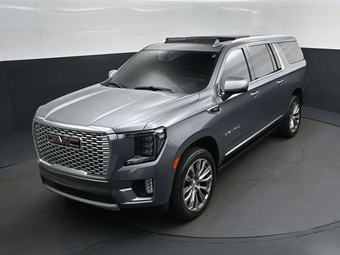 Used 2022 GMC Yukon XL Denali RWD image 30
