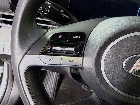 Certified 2023 Hyundai Elantra Limited image 24