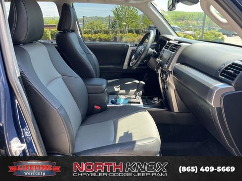 Used 2022 Toyota 4Runner SR5 Premium w/ Moonroof Package AWD/4WD image 26