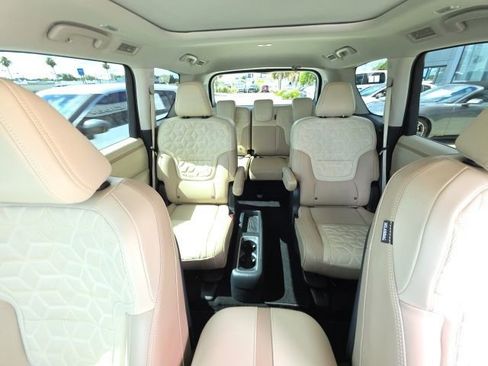 Used 2025 Nissan Armada Platinum Reserve RWD image 23