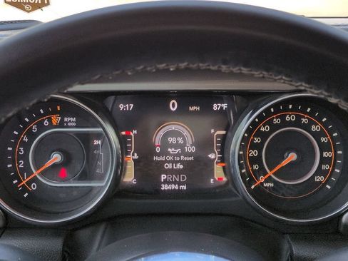 Used 2023 Jeep Gladiator Overland AWD/4WD image 26