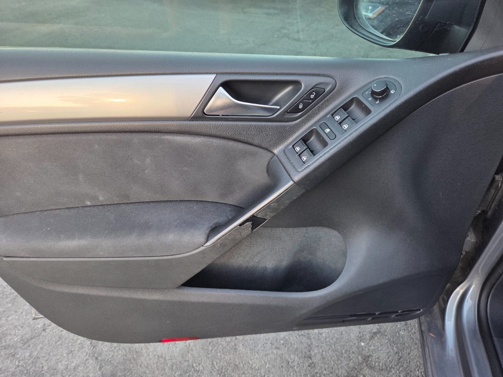 Used 2013 Volkswagen Golf 4-Door FWD image 7