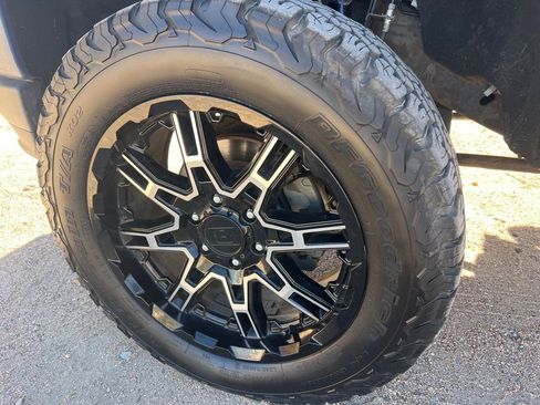 Used 2017 Chevrolet Silverado 1500 LT w/ All Star Edition AWD/4WD image 9