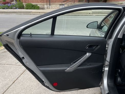 Used 2008 Pontiac G6 Sedan w/ Sport Package FWD image 7